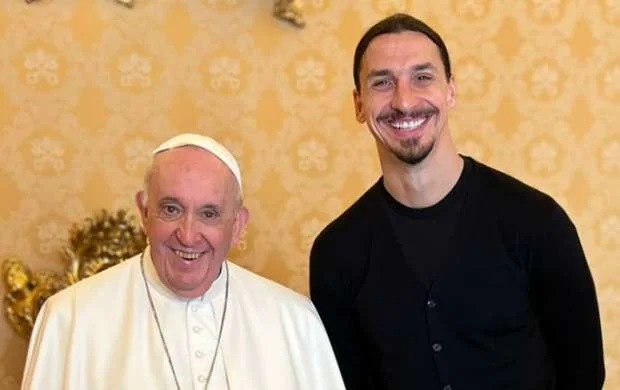 "Roma papası "tanrı" ilə görüşdü" - FOTO 