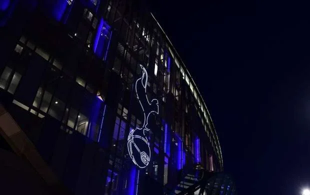 UEFA "Tottenhem"ə texniki məğlubiyyət verdi 