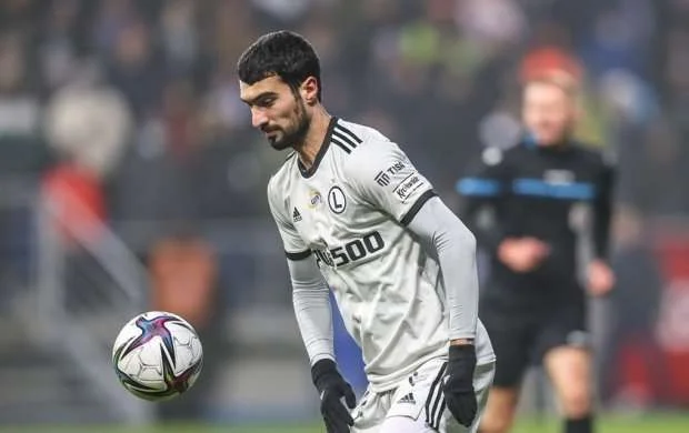 "Legiya"da Mahir Emrelini qabaqlayan olmadı  