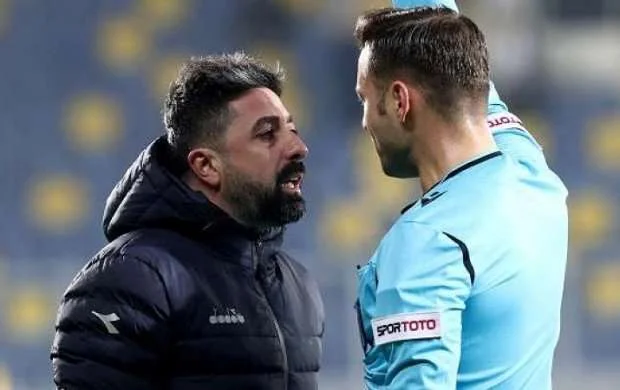 Vüsal İsgəndərlinin oyununda qəribə hadisə: Həkimə sarı vərəqə göstərildi 