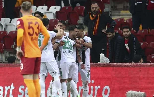 Birinci liqanın autsayderi "Qalatasaray"ı kubokdan kənarlaşdırdı 