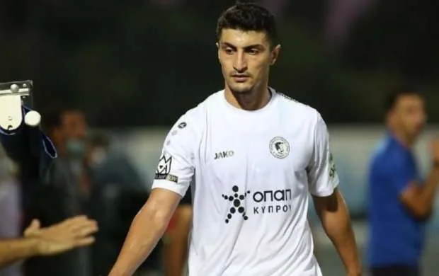 Araz Abdullayev Premyer Liqa klubu ilə anlaşdı 