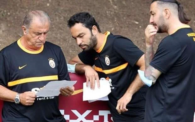 "Qalatasaray" daha ikisini göndərdi 