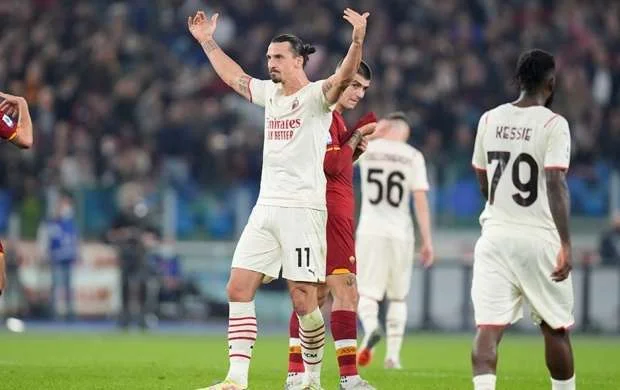 İbrahimoviç Ronaldunun rekordunu təkrarladı 