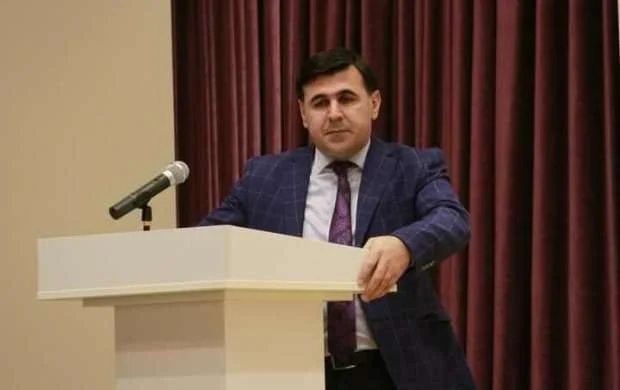 Emrelinin vəkilinin ittihamına cavab - SƏS YAZISI 