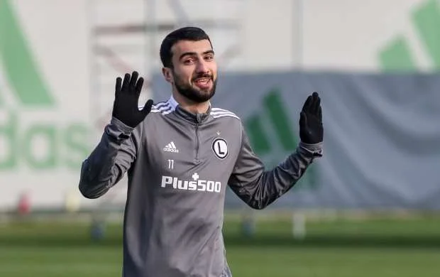 Mahir Emreli seçim qarşısında qalıb 