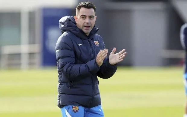 "Barselona"nın forması 20 kiloqram daha ağırdır" - Xavi 