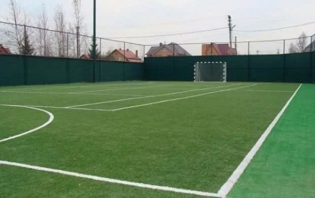 "JEK" işçisindən özbaşınalıq: Stadionun qapısını bağladı... - VİDEO 