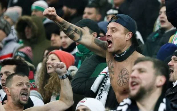 UEFA Emrelinin klubunu cərimələdi 