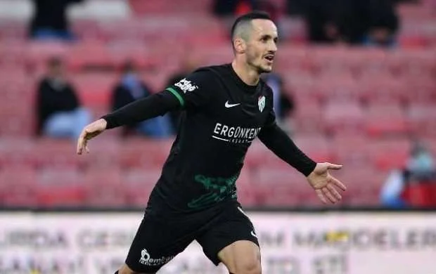 Namikin klubunda vəziyyət gərginləşir: Legionerlər "Bursaspor"u tərk edir 