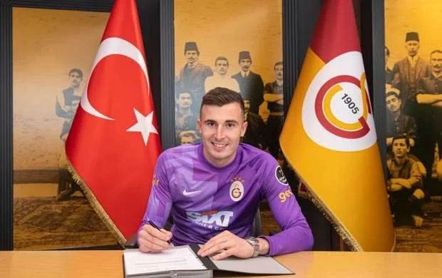 "Barselona"nın futbolçusu "Qalatasaray"da - RƏSMİ 