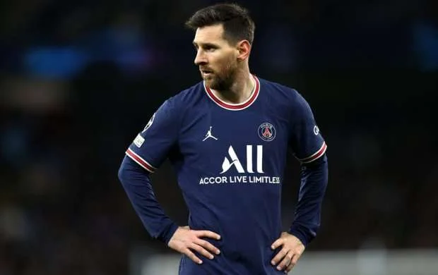 Messi dostlarına uyğunlaşa bilmədiyini deyib 