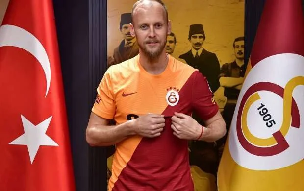Semih Kaya İstanbul nəhənginə qayıtdı 