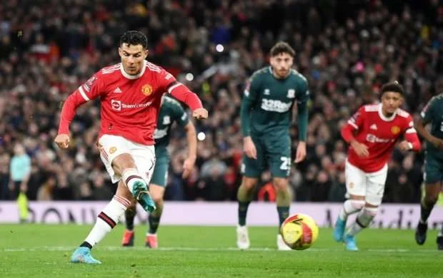 Ronaldu üçüncü cəhdi boşa verdi 