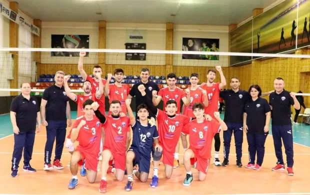"Murov" autsayderi darmadağın edib lider oldu 
