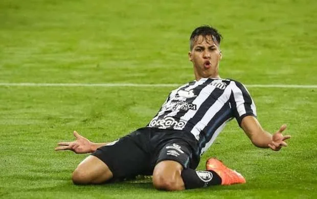 "Qarabağ"ın keçmiş rəqibi "Yuventus"un hücumçusunu alır 
