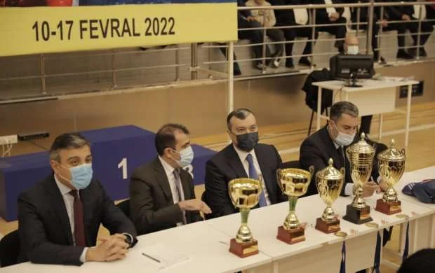 Ölkə birinciliyində final döyüşləri keçirilir 