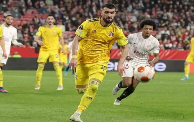 "Rəqibin Emreli kimi təhlükəli futbolçusu var" - "Sevilya"nın baş məşqçisi 