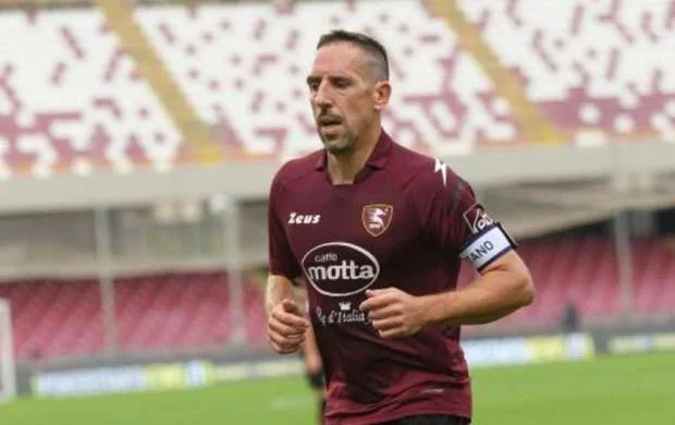 Ulduz futbolçu avtomobil qəzasında xəsarət aldı 