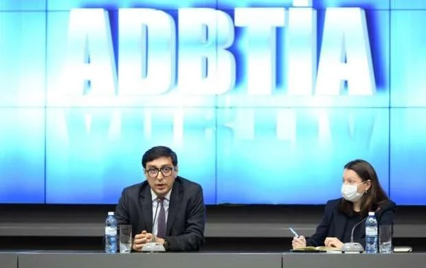 Fərid Qayıbov direktorlar ilə görüşdü 