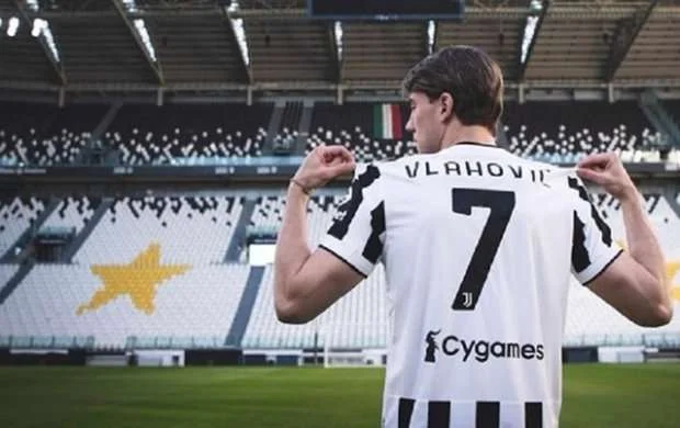 Vlahoviç Florensiyaya qayıdır: "Fiorentina" xəbərdarlıq etdi 