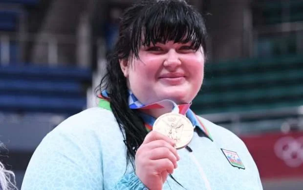 Olimpiya mükafatçımız karyerasını başa vurdu 