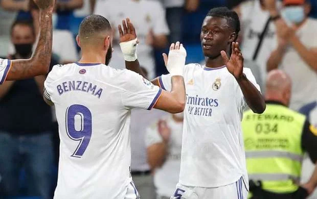 "Real Madrid"in futbolçusu: "Benzema liderdir, bizə yol göstərir" 