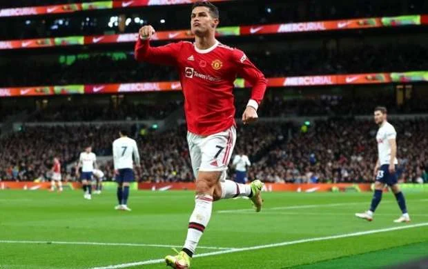 Ronaldu dünya rekorduna yiyələndi 