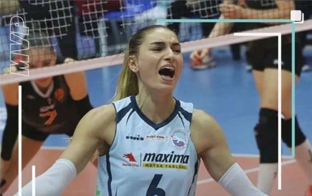 Millimizin kapitanı Macarıstanda daha bir kubok qazandı 