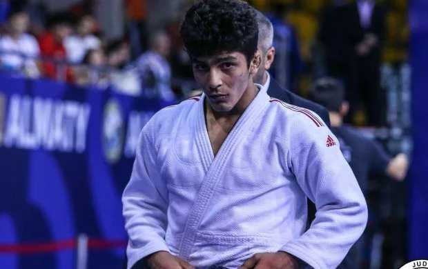 Olimpiya çempionumuz Afinaya gedir 