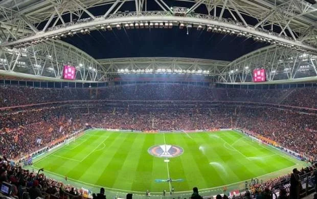 "Qalatasaray"ın stadionu Ginnesin Rekordlar Kitabına düşdü 
