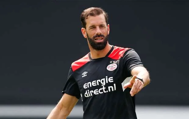 Rud van Nistelroy PSV-nin baş məşqçisi ola bilər 