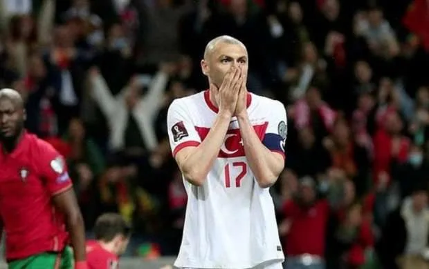 Burak Yılmaz üzr istəyib millidən getdi 