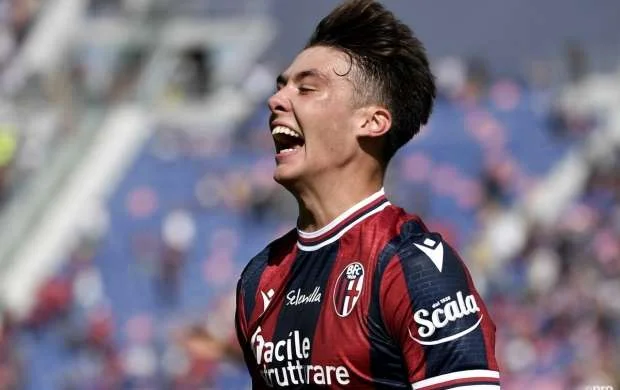 "Milan" 19 yaşlı şotlanda milyonlar xərcləməyə hazırdır 