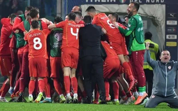 "Marca"dan Şimali Makedoniyaya dəstək: "Böyüklərin qatili..." - FOTO 