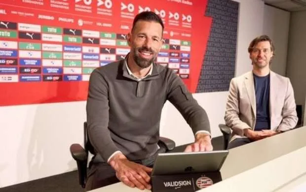 PSV Nistelroyla anlaşdı 
