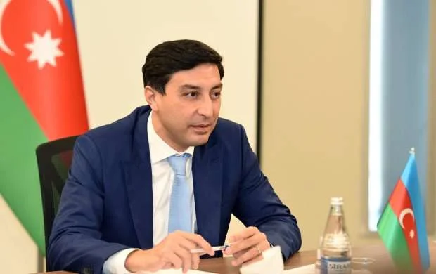 Nazir güləşçiləri təbrik etdi 