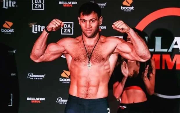 "Bellator" ruslara titul döyüşü vermir" - Tokov şikayətləndi 