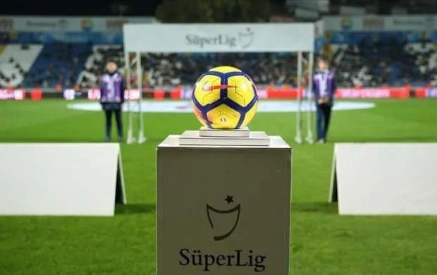Super Liqa: "Antalyaspor" evdə coşdu 