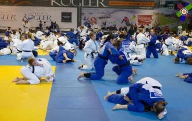 Azərbaycan millisi Macarıstana yollandı 
