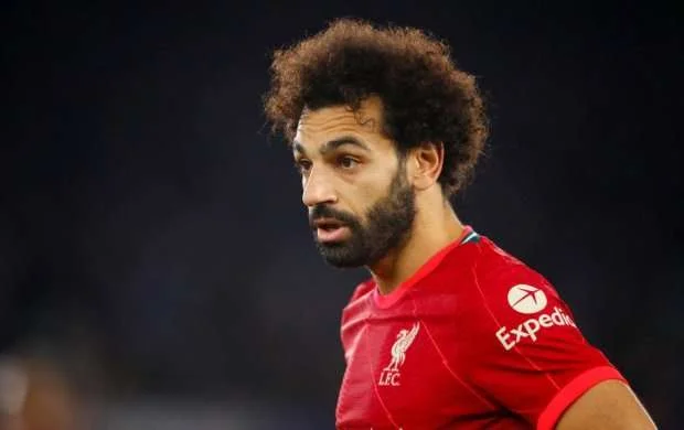 Salah ingilis fanatların "bostanına daş atdı" 