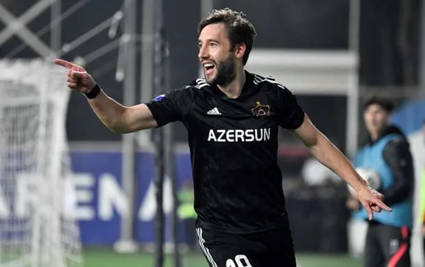 Ozobiç liderə şərik oldu 