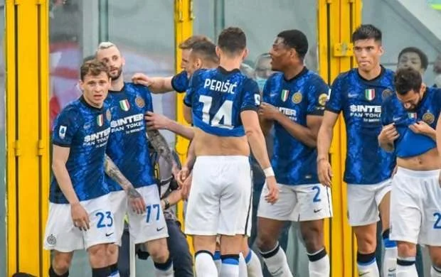"İnter" 6 futbolçusunu satır 
