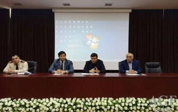 Federasiya məşqçilərlə iclas keçirdi 