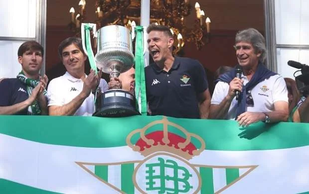 40 yaşlı futbolçu: "Daha bir il oynayacağam" 