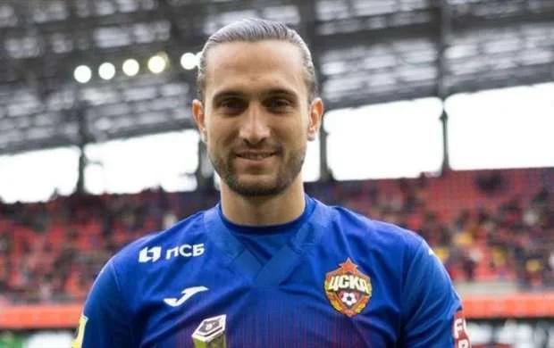 Yazıcının agenti: "Ümid edirəm ki, tez sağalacaq" 