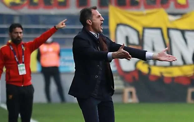 Super Liqa klubunda baş məşqçi istefası 