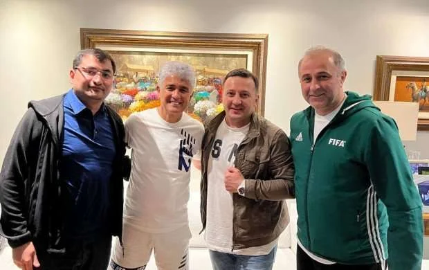 Azərbaycanlı federasiya rəsmiləri dünya çempionu ilə görüşdü 