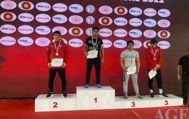 Güləşçilərimiz beynəlxalq turnirə 12 medalla başladı 