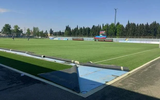 Tovuz şəhər stadionunun ot örtüyü yenilənir - FOTOLAR 